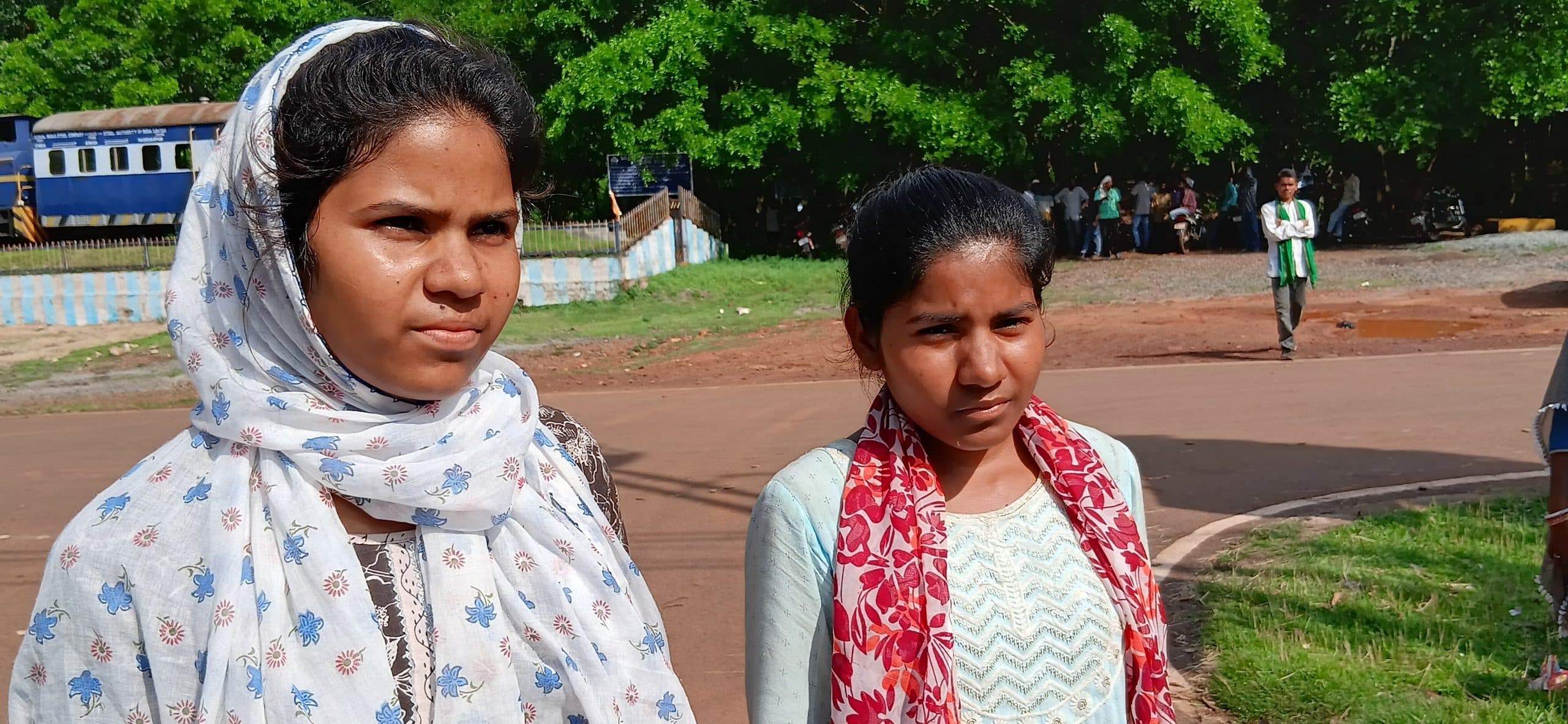 Chaibasa News : चिरिया : धोबिल खदान में ठेका कर्मी की संदेहास्पद मौत, छह घंटे सेल गेट जाम