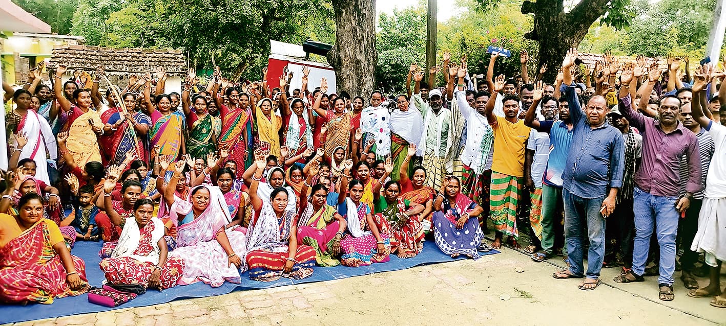 East Singhbhum News : बेनासोल में बाहरी विस्थापितों के पुनर्वास का किया जोरदार विरोध