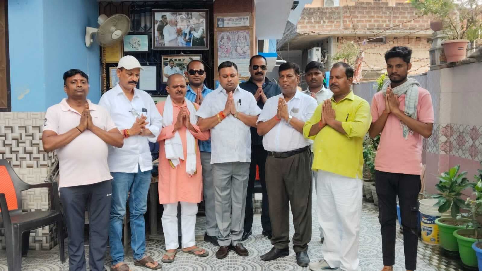 प्लेन दुर्घटना में मारे गये लोगों को भाजपा नेताओं ने दी श्रद्धांजलि