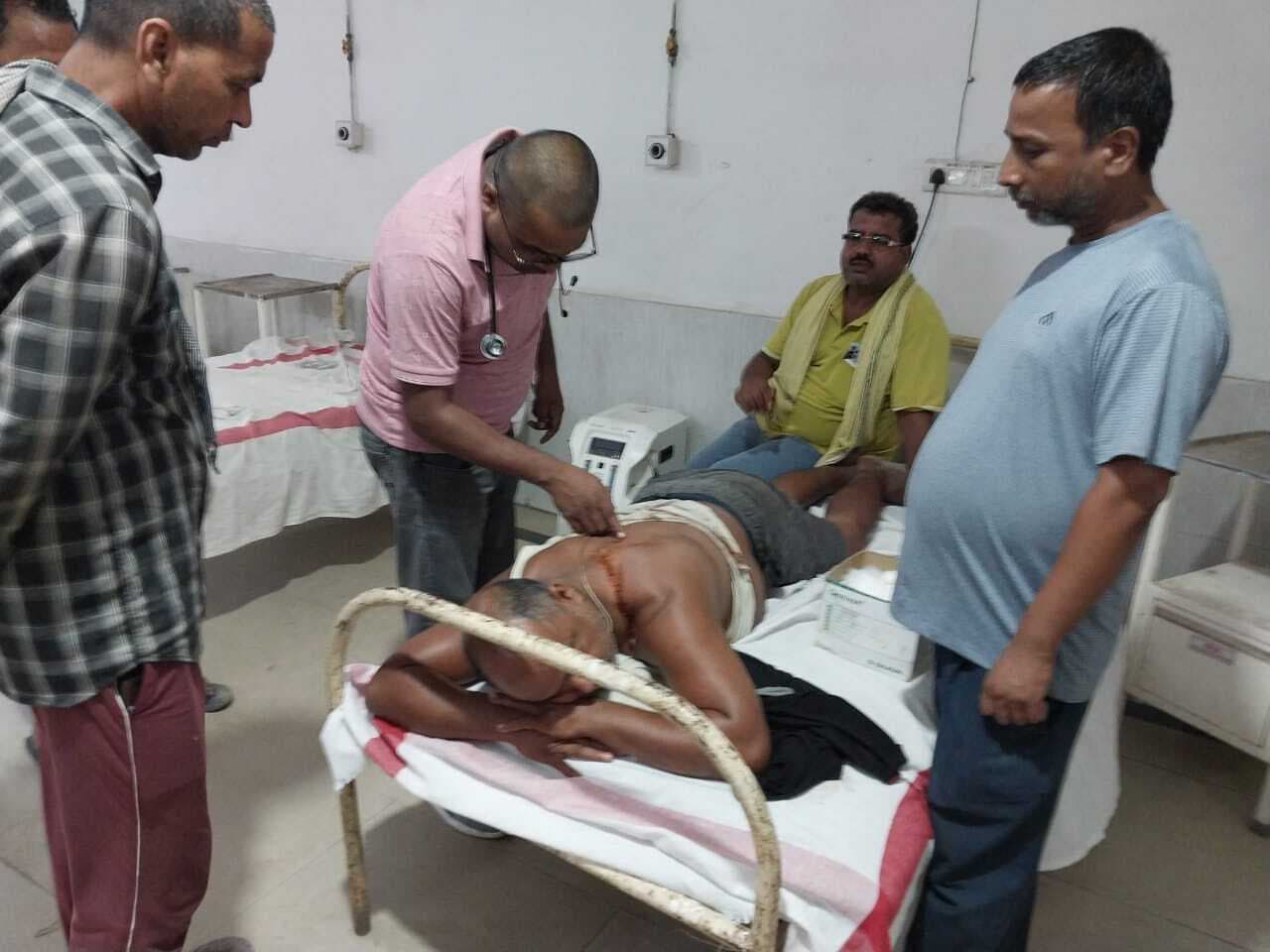 रुपये के लेनदेन में चाकू घोंपकर किया घायल