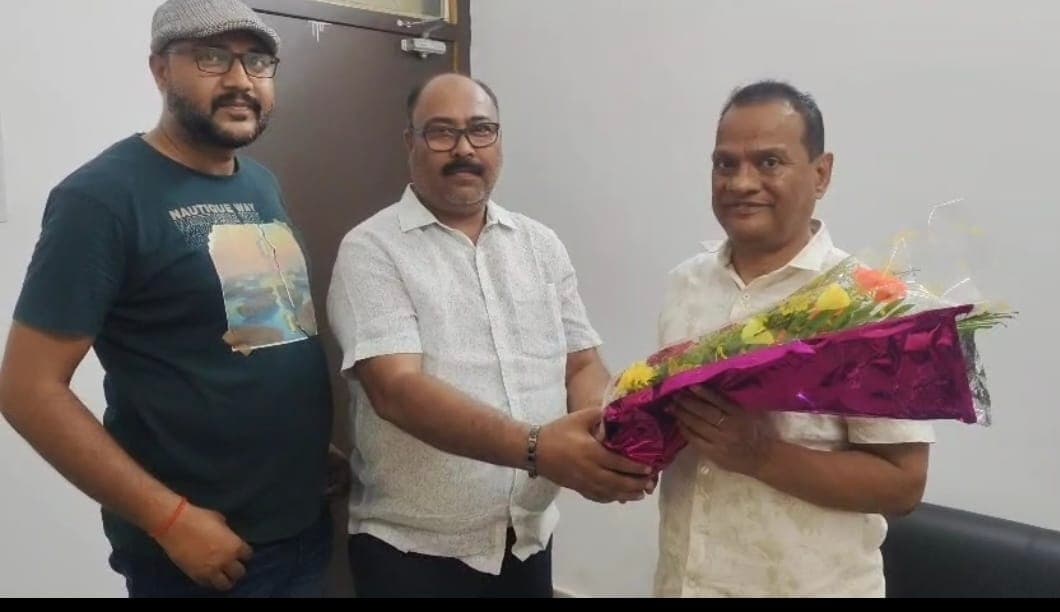 तेलंगाना के पूर्व डीजी से मिले चिकित्सक