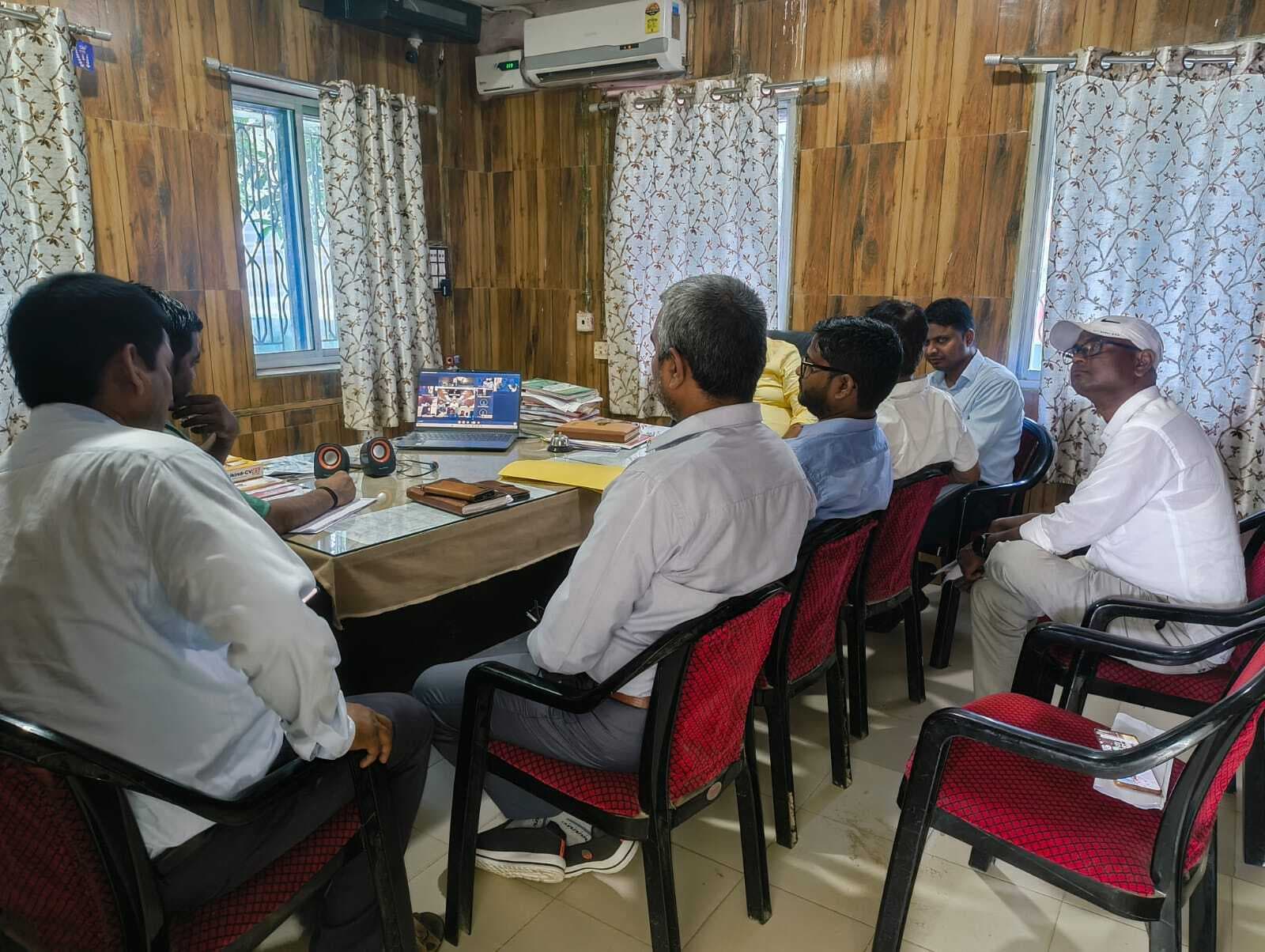 निर्धारित समय में बाढ़ पूर्व तैयारियों को पूरा करें : डीएम