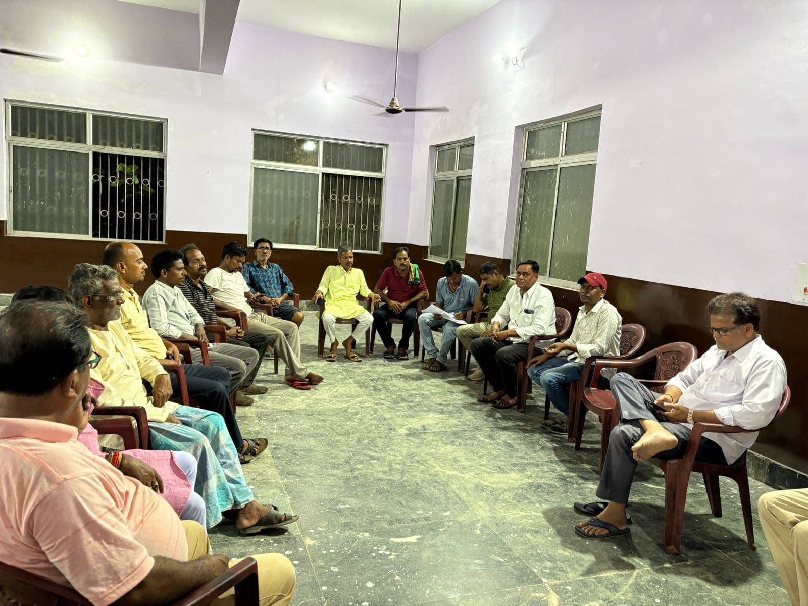 लोगों ने निर्बाध रूप से बिजली उपलब्ध कराने की मांग की