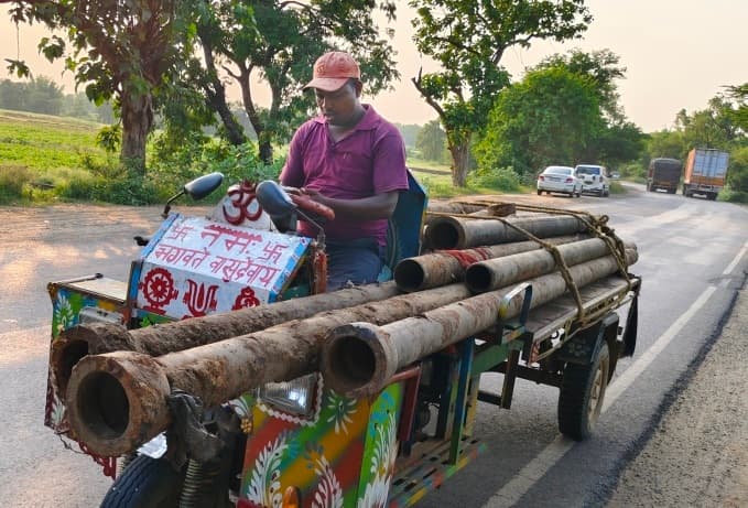सुखनियां पेय जलापूर्ति का पुराना पाइप हो रहा गायब