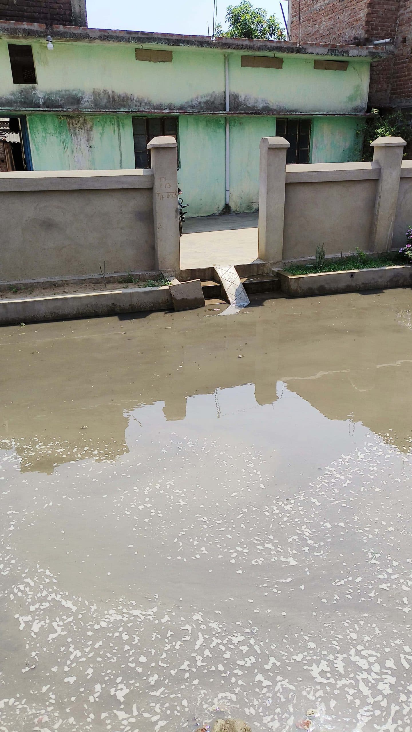 Aurangabad News : बालूगंज जाने वाले रास्ते में जल जमाव, आम लोग परेशान