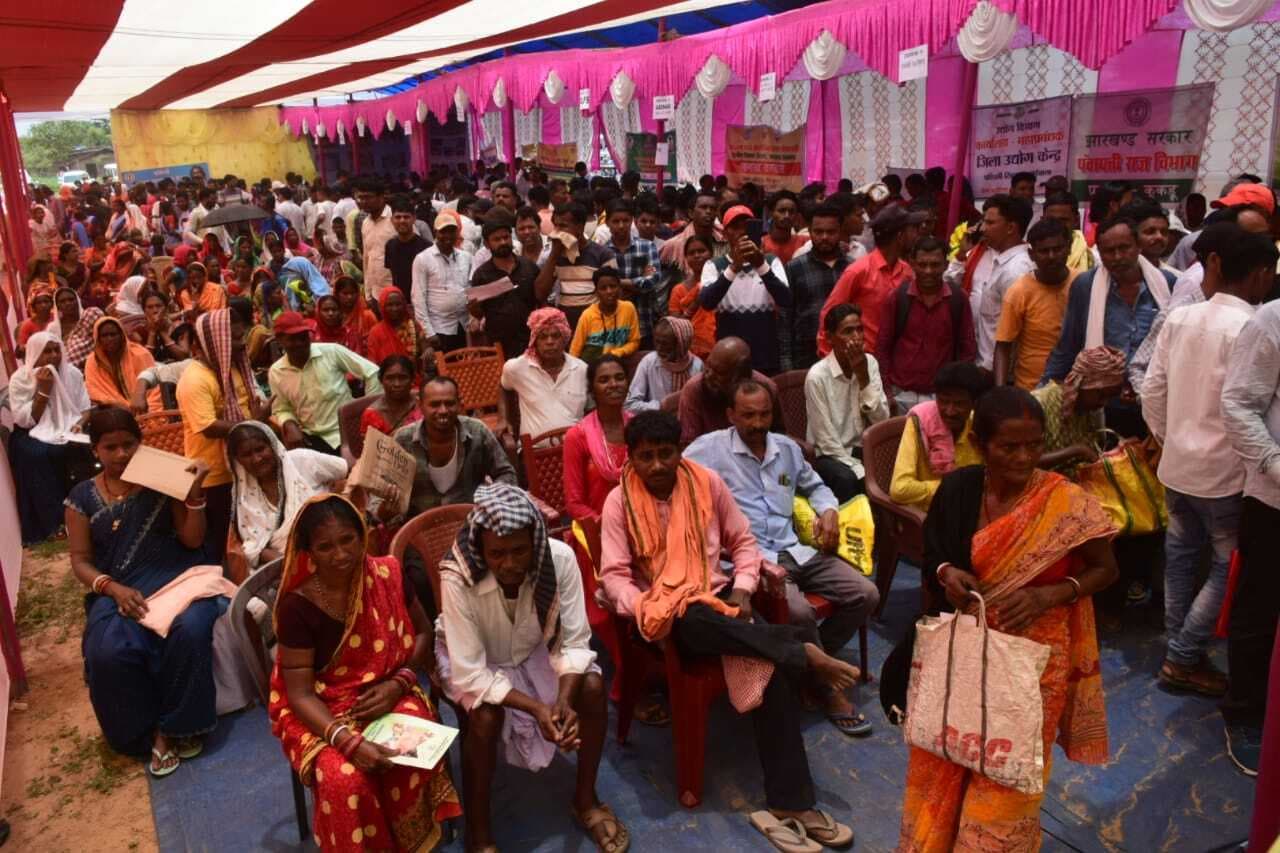 Seraikela Kharsawan News : बालू के अवैध खनन, शिक्षा सड़क व स्वास्थ्य के मुद्दे छाये