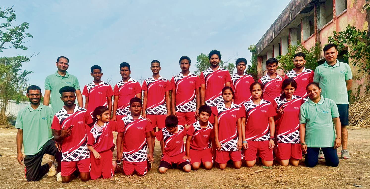 बिहार की स्पेशल वॉलीबॉल और बैडमिंटन टीम गांधीनगर रवाना