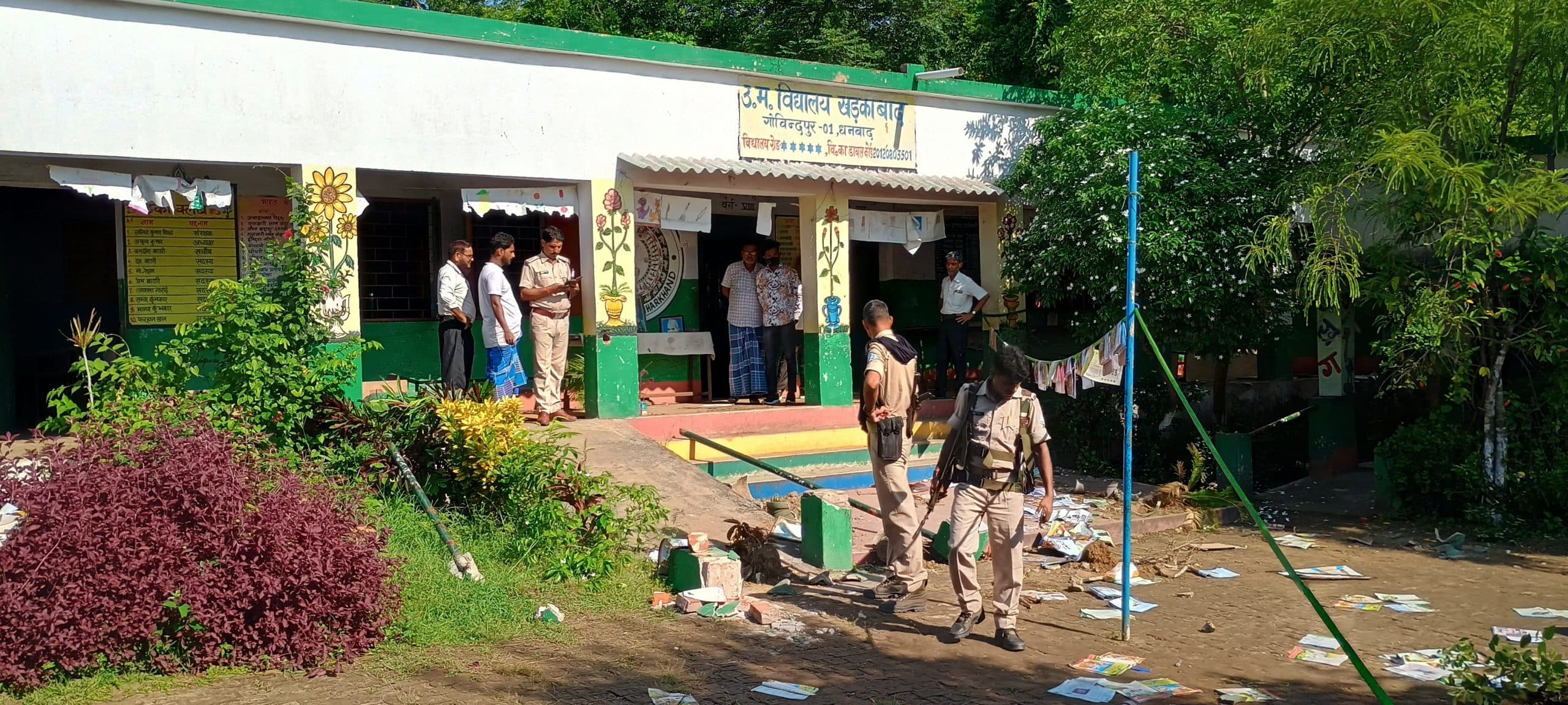 Dhanbad News : शरारती तत्वों ने विद्यालय में की तोड़-फोड़, केस दर्ज