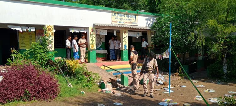 Dhanbad News : शरारती तत्वों ने विद्यालय में की तोड़-फोड़, केस दर्ज