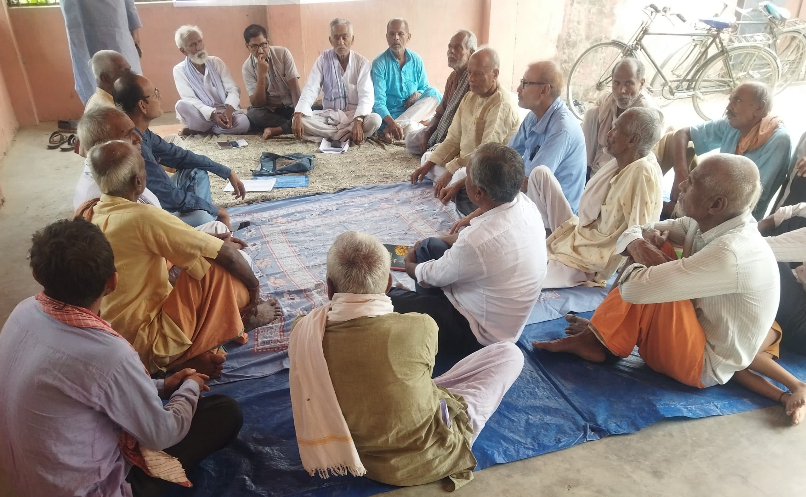 वृद्ध एवं बुद्धिजीवियों की बैठक में पेंशन दो हजार रुपये देने की मांग