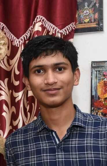 NEET Result:मयंक ने नीट में सफलता हासिल कर किया गौरवान्वित