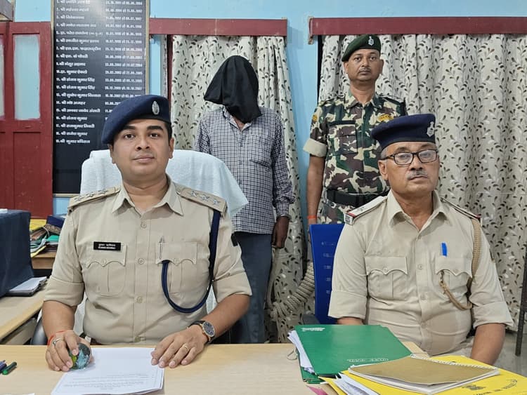 25 वर्षों से फरार नक्सली को पुलिस ने किया गिरफ्तार