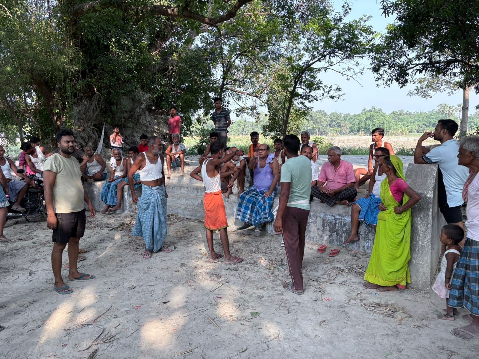 Samastipur News:दक्षिणी हरपुर में पेयजल बाधित करने को ले ग्रामीणों ने किया हंगामा