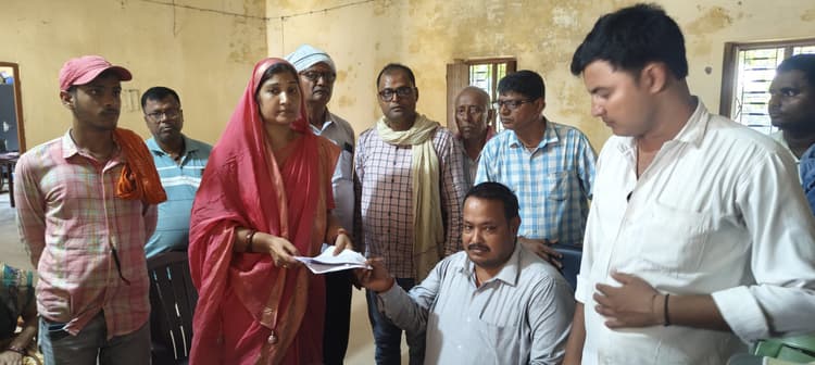 Sitamarhi: पंचायत उप चुनाव को लेकर नामांकन जारी