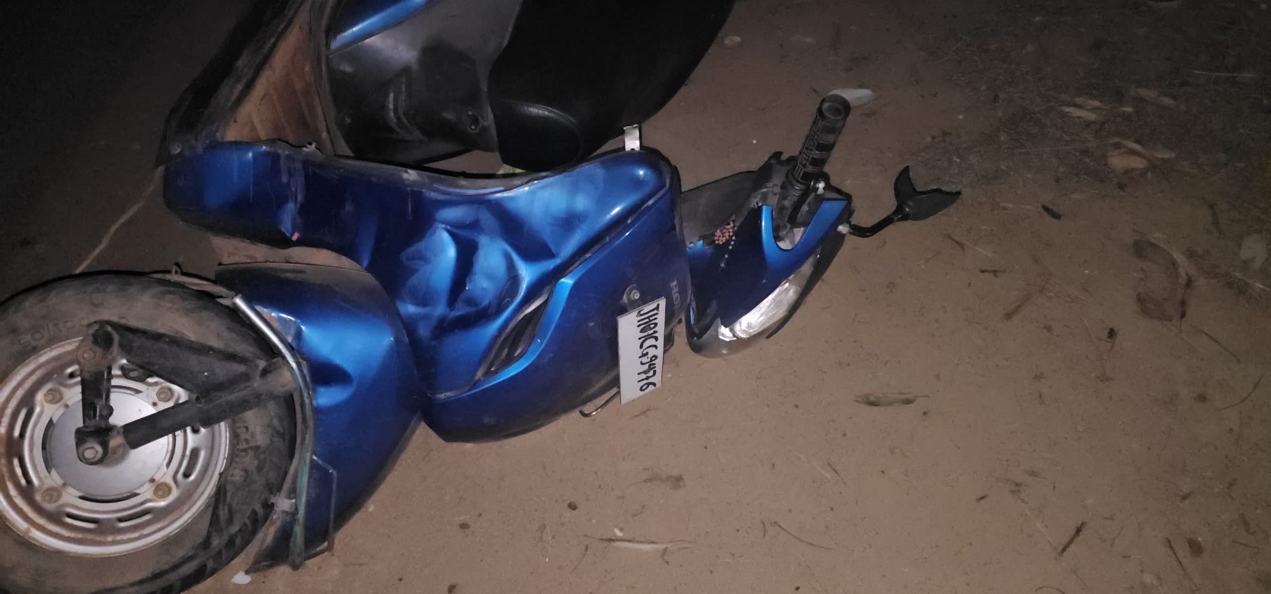 सड़क दुर्घटना में एक व्यक्ति की मौत, दो घायल