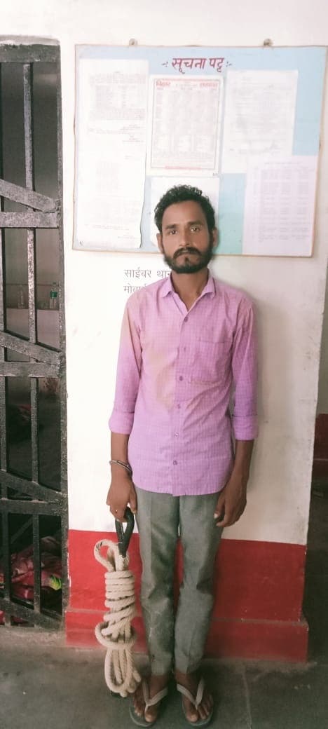 Sitamarhi: चायपत्ती दुकान से 566 व्हाइटनर बरामद, कारोबारी गिरफ्तार