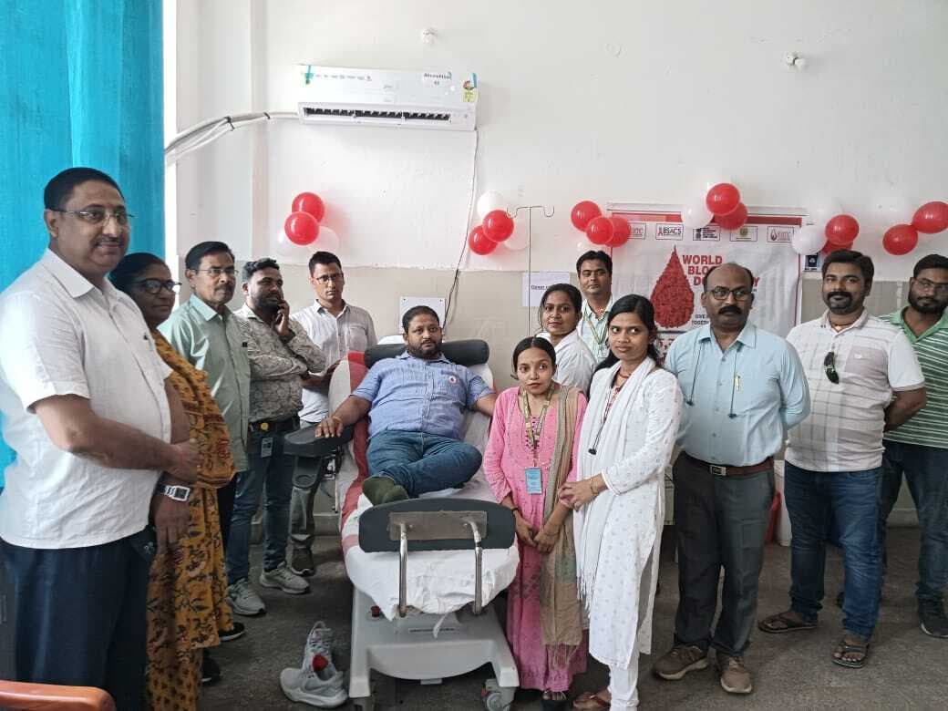 रक्तदान शिविर का हुआ आयोजन, रक्तवीर हुए सम्मानित