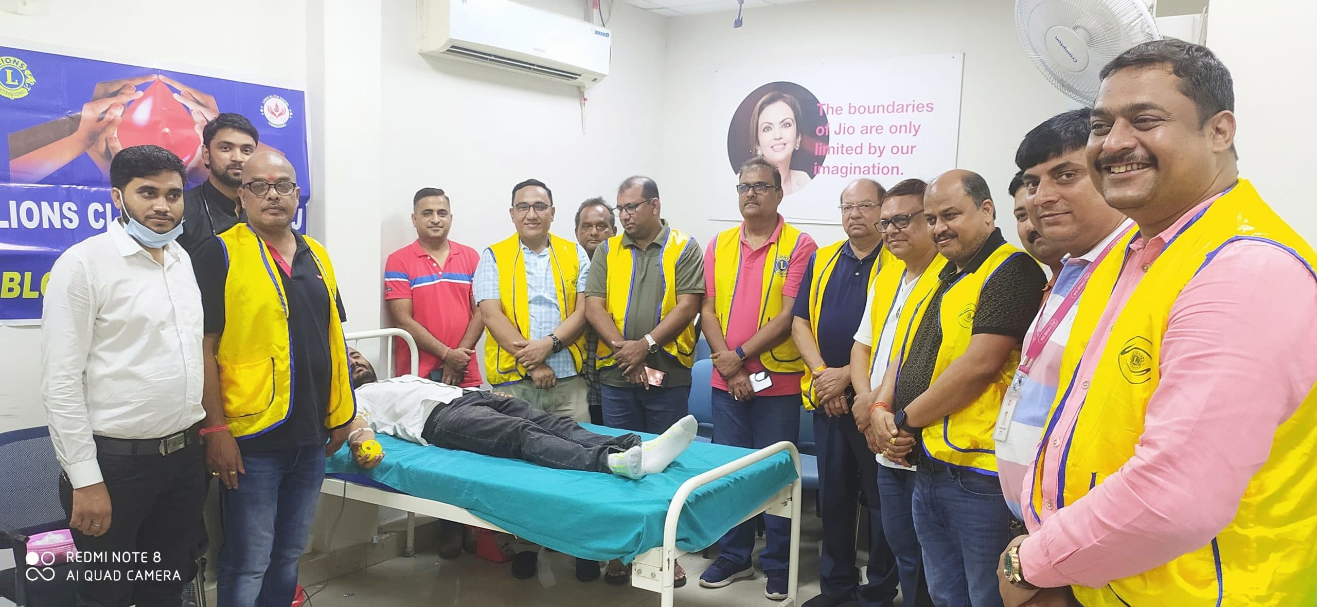 बड़ी संख्या में लोगों ने पहुंच कर किया रक्तदान