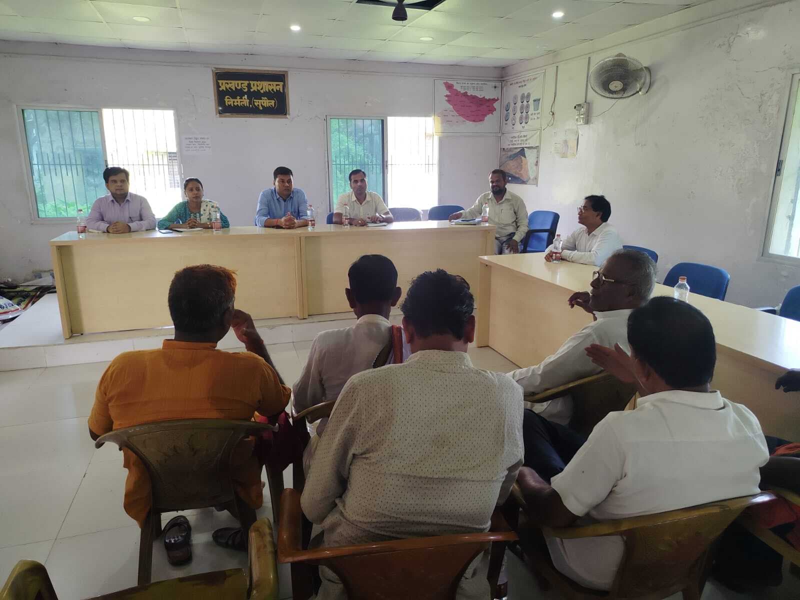 विस चुनाव की तैयारी को लेकर एसडीएम ने राजनीतिक दलों के साथ की बैठक