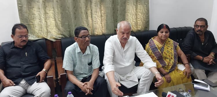 स्वास्थ्य व शिक्षा की हालत बदतर, विशेष चिकित्सकों की कमी, डॉ शकील