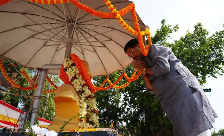 गुंडाराज के विरोध के प्रतीक थे शहीद अजीत सरकार : संतोष कुशवाहा