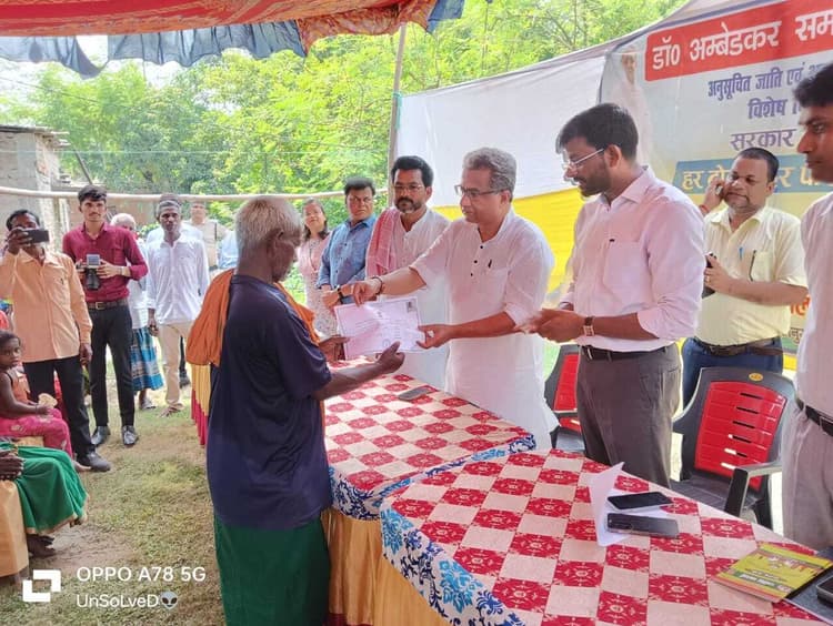 योजनाओं का लाभ हर हाल में लाभुकों को मिले : प्रभारी मंत्री