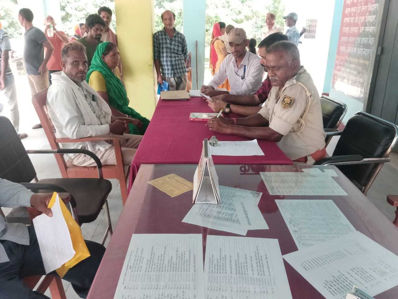 जनता दरबार में छह मामलों का ऑन द स्पॉट किया निपटारा