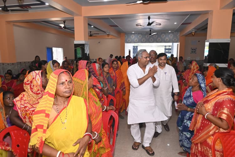 शराब कंपनियों से चंदा लेकर पार्टी चलाने वाले शराबबंदी पर ज्ञान दे रहे, मनीष वर्मा