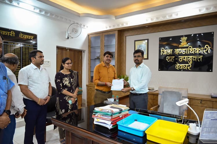 Deoghar News : श्रावणी मेले में चिकित्सकों की आवासन व्यवस्था सुधारे प्रशासन: झासा