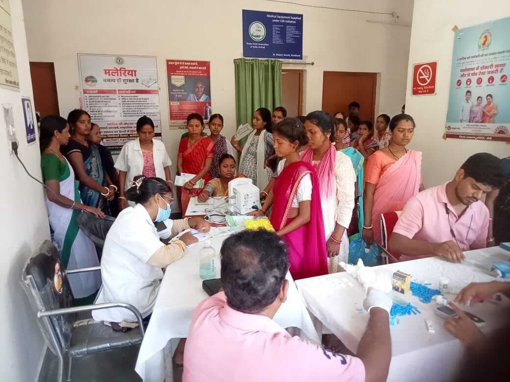पीएचसी खलारी में आयोजित एएनसी शिविर में 102 गर्भवती महिलाओं की जांच