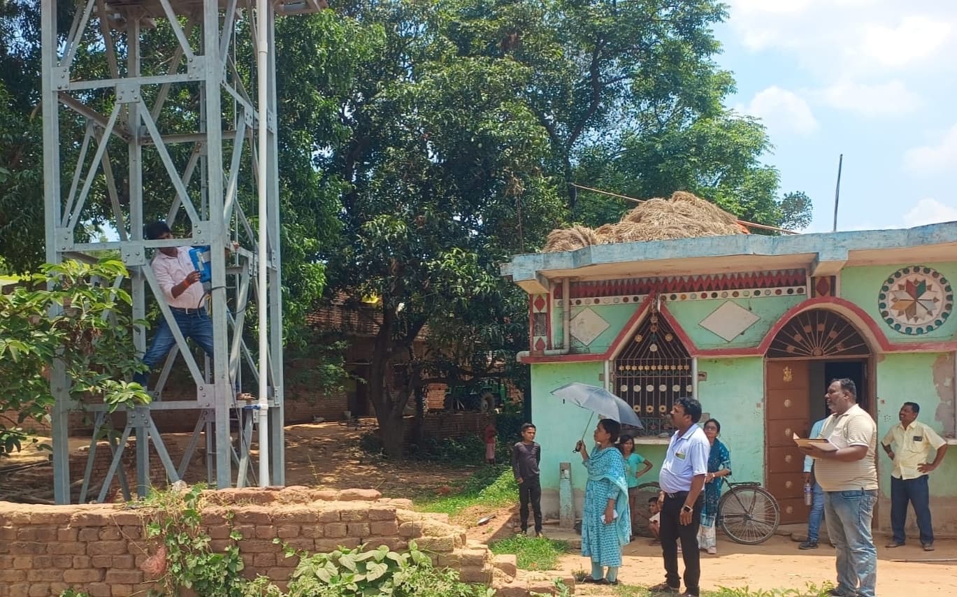 Giridih News: बीडीओ ने जल नल, अबुआ व पीएम आवास योजना की स्थिति का लियार जायजा