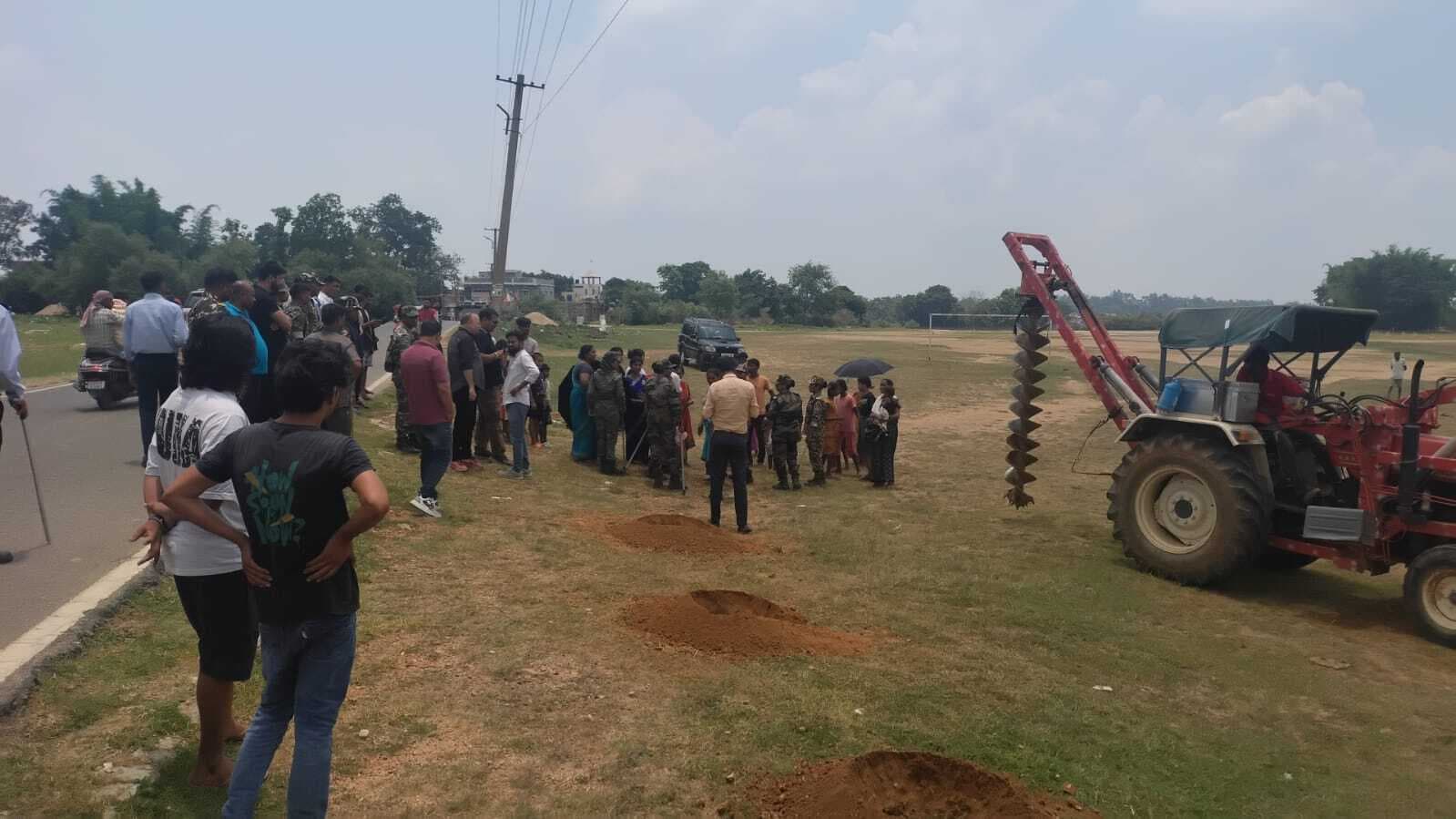 बीआइटी के हेलीपैड मैदान में चहारदीवारी निर्माण कार्य का विरोध, ग्रामीणों व पुलिस में झड़प