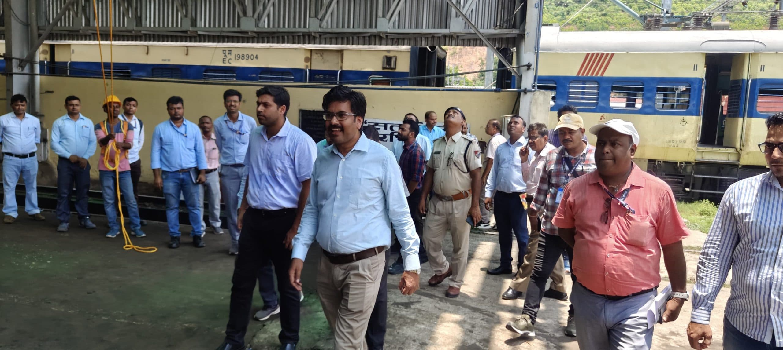 कार्यों में तेजी लाएं अधिकारी : एडीआरएम