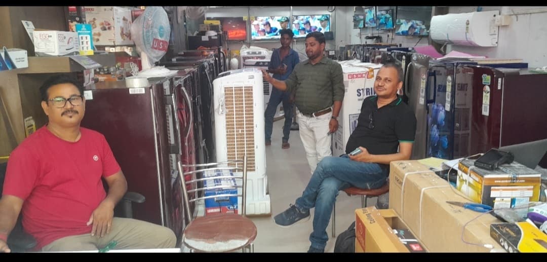 Madhubani News : जिले में प्रचंड गर्मी में बूम कर गया इलेक्ट्रॉनिक बाजार, कारोबार पांच करोड़ पार