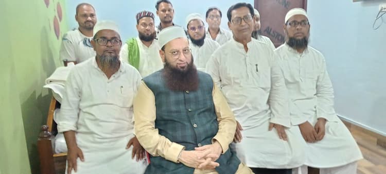 Dhanbad News : फूल और कांटे के खलनायक ने कहा छ फिल्मी दुनिया में सब कुछ है, सिवाय सुकून के