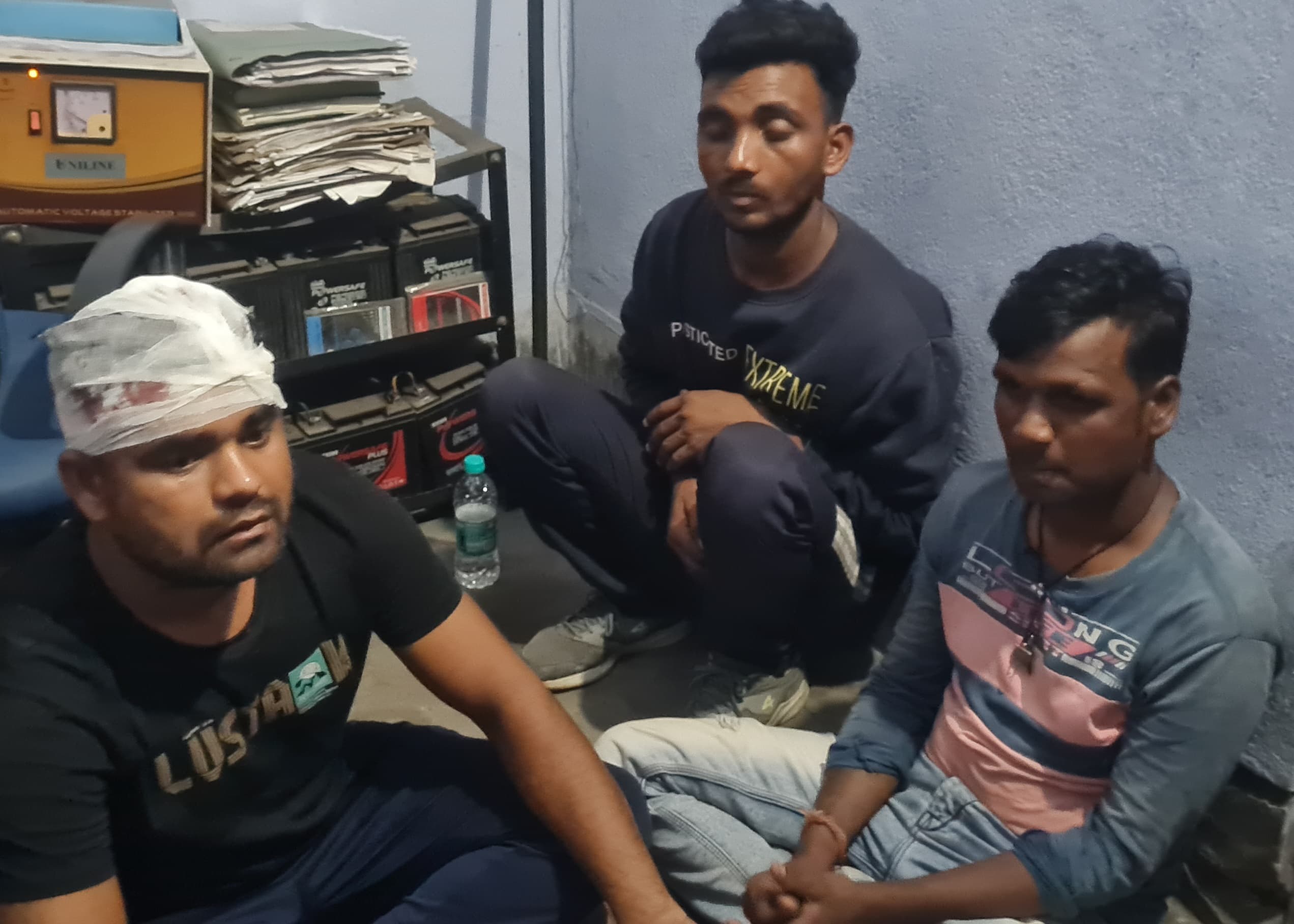 Dhanbad News: मवेशी चोरी के आरोप में ग्रामीणों ने छह युवकों की पिटाई, तीन हिरासत में