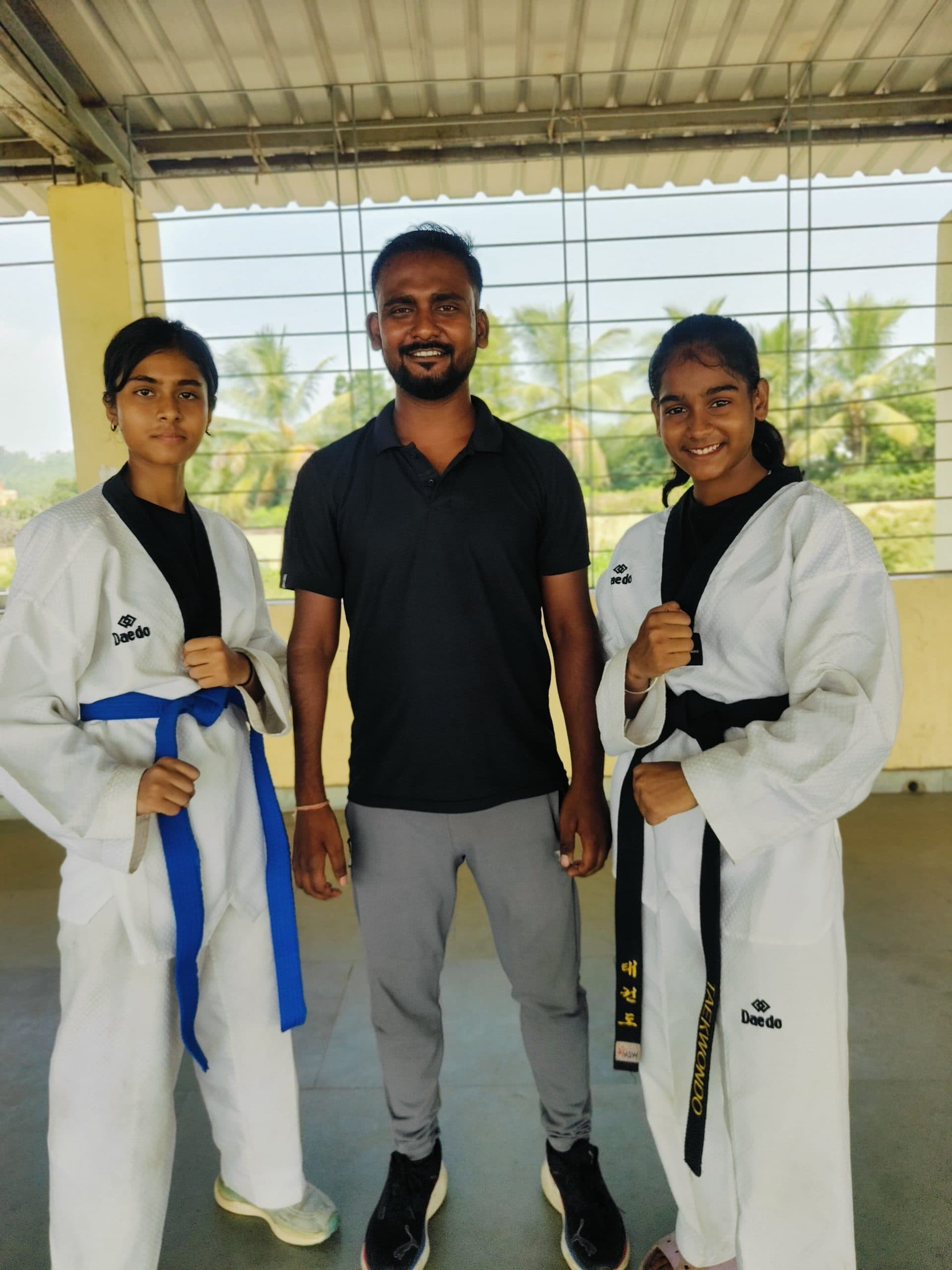 Dhanbad News : धनबाद की आराध्या और रितु का राष्ट्रीय ताइक्वांडो प्रतियोगिता में चयन