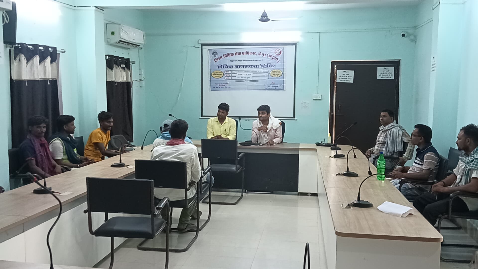 कुदरा में बाल आधारित विधिक सेवा व कानून की दी गयी जानकारी