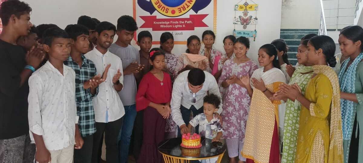 कविता, निबंध लिख विद्यार्थियों ने मनाया फादर्स डे