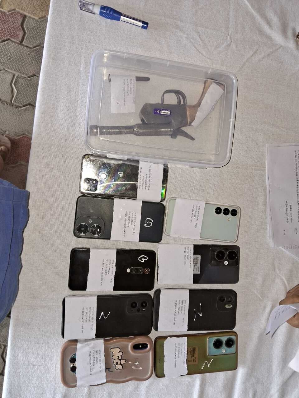 hajipur news. अपराध की योजना बना रहे दो बदमाश हथियार के साथ गिरफ्तार