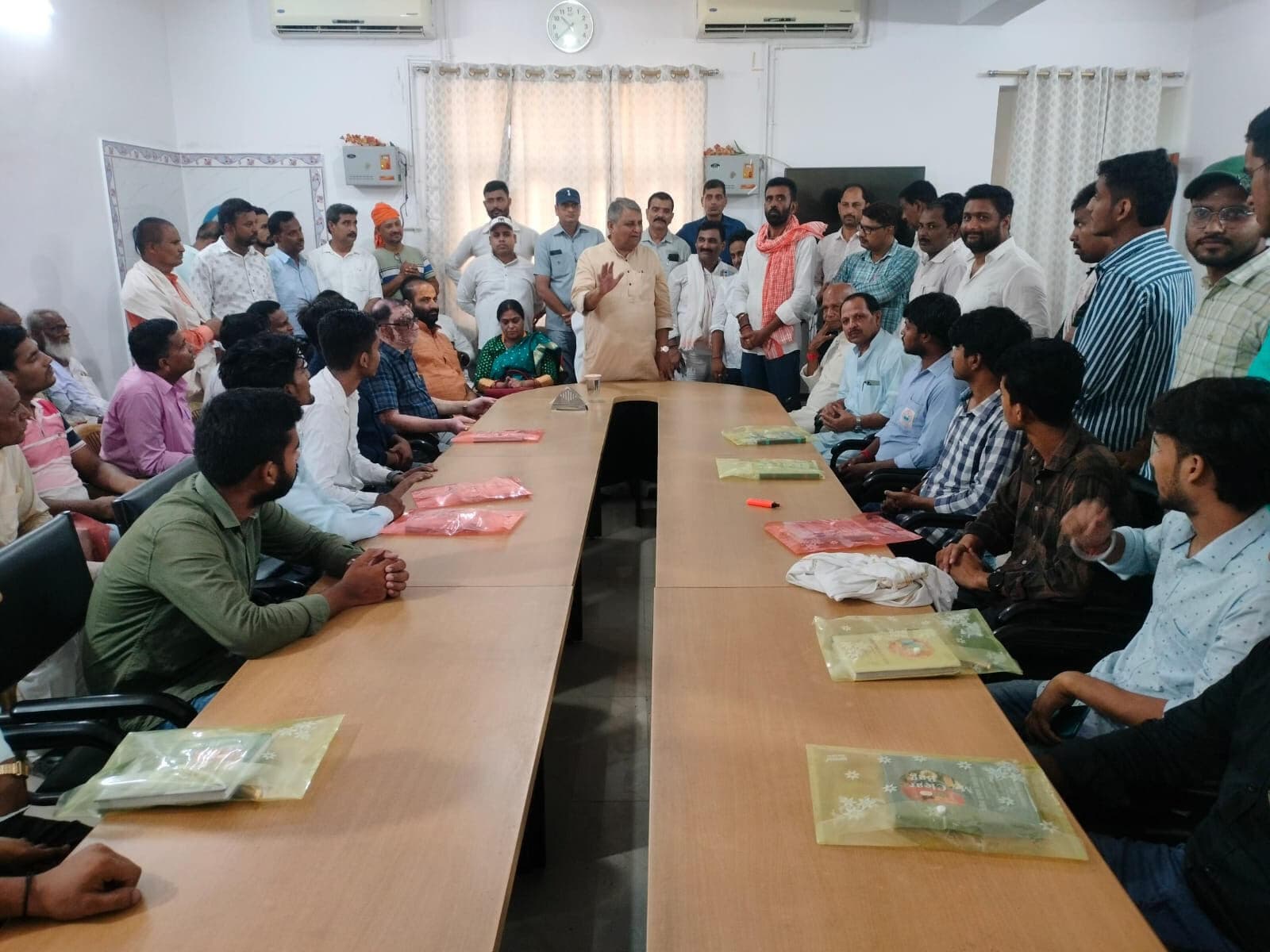 Samastipur News:इंजीनियरिंग कॉलेज के छात्र व अभिभावक के साथ मंत्री ने की बैठक