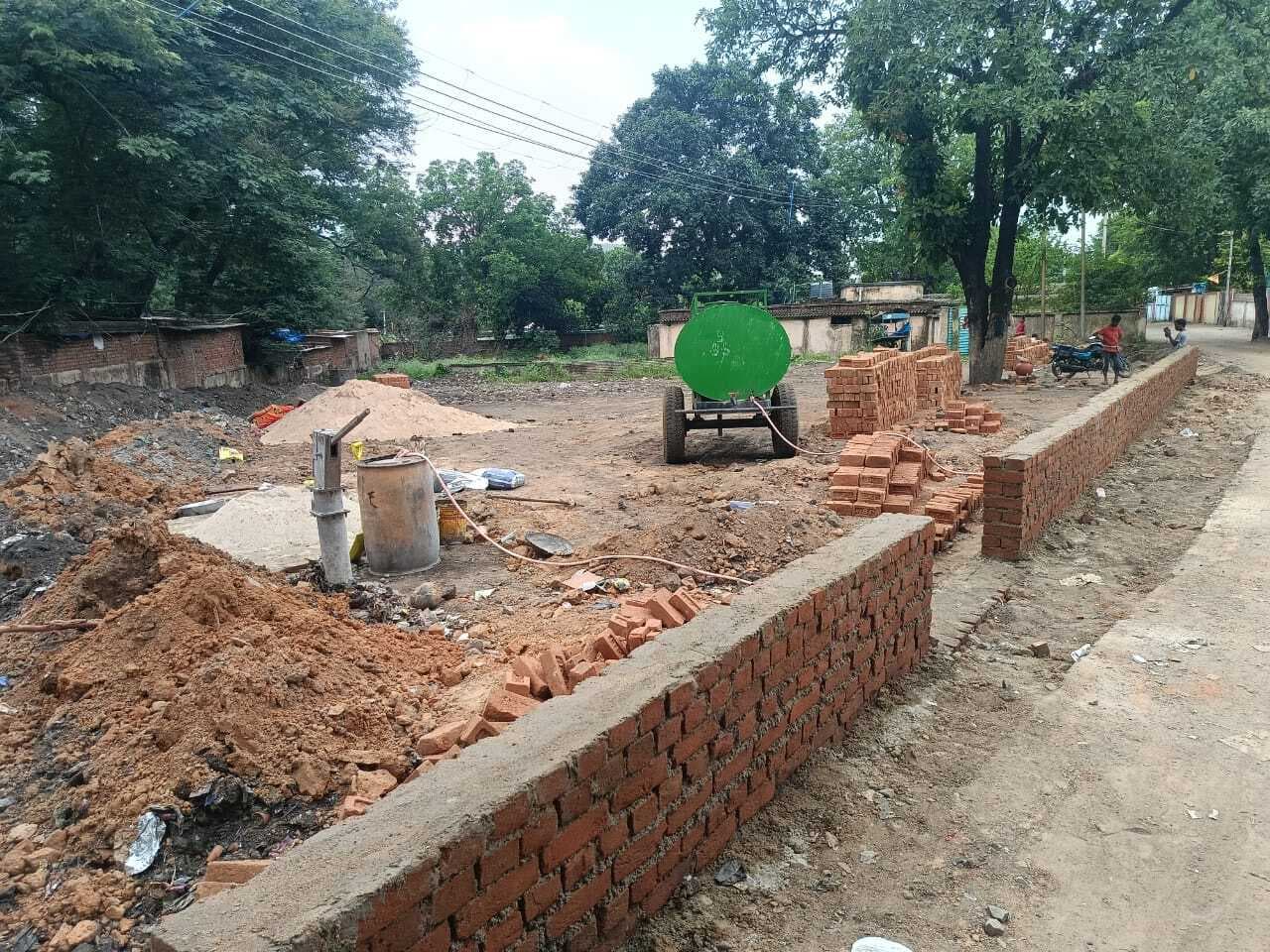 भेलवाटांड़ के ग्रामीणों ने रोका सब्जी मंडी निर्माण का कार्य