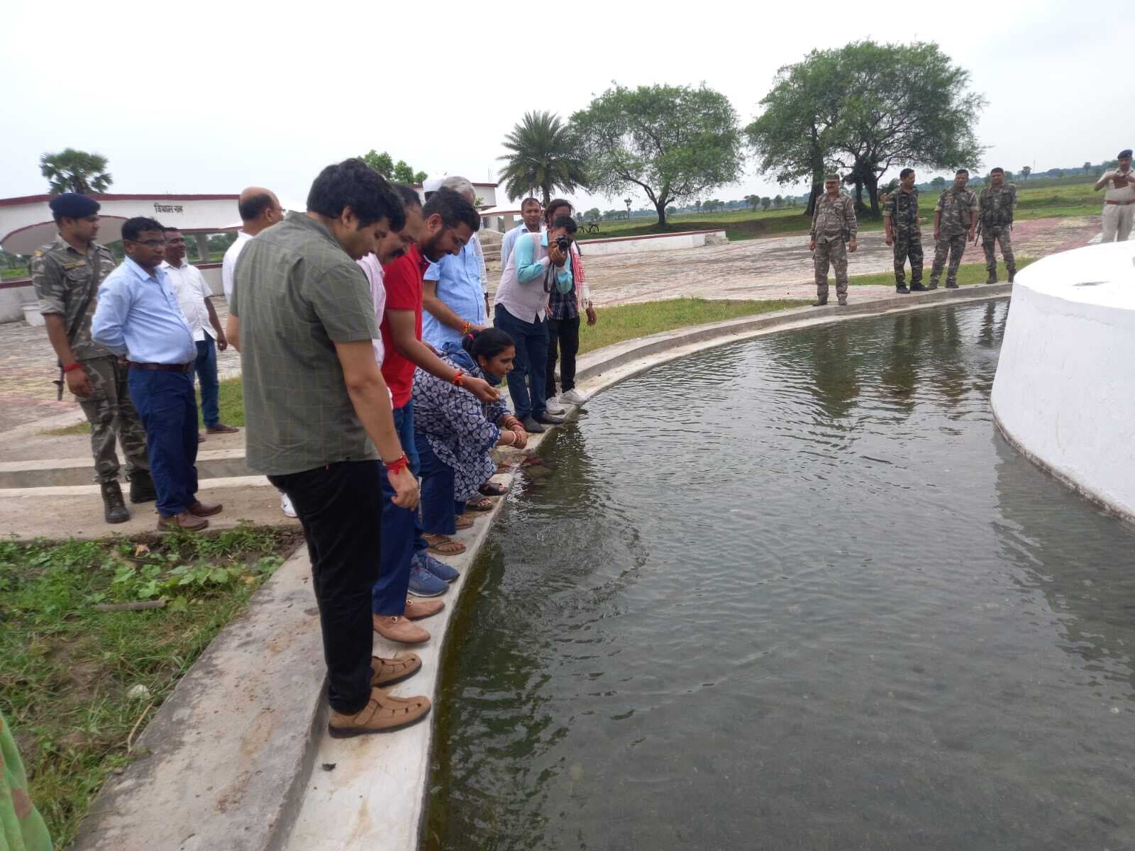 सिदपुर गर्म कुंड सौंदर्यीकरण कार्य का डीसी ने किया निरीक्षण