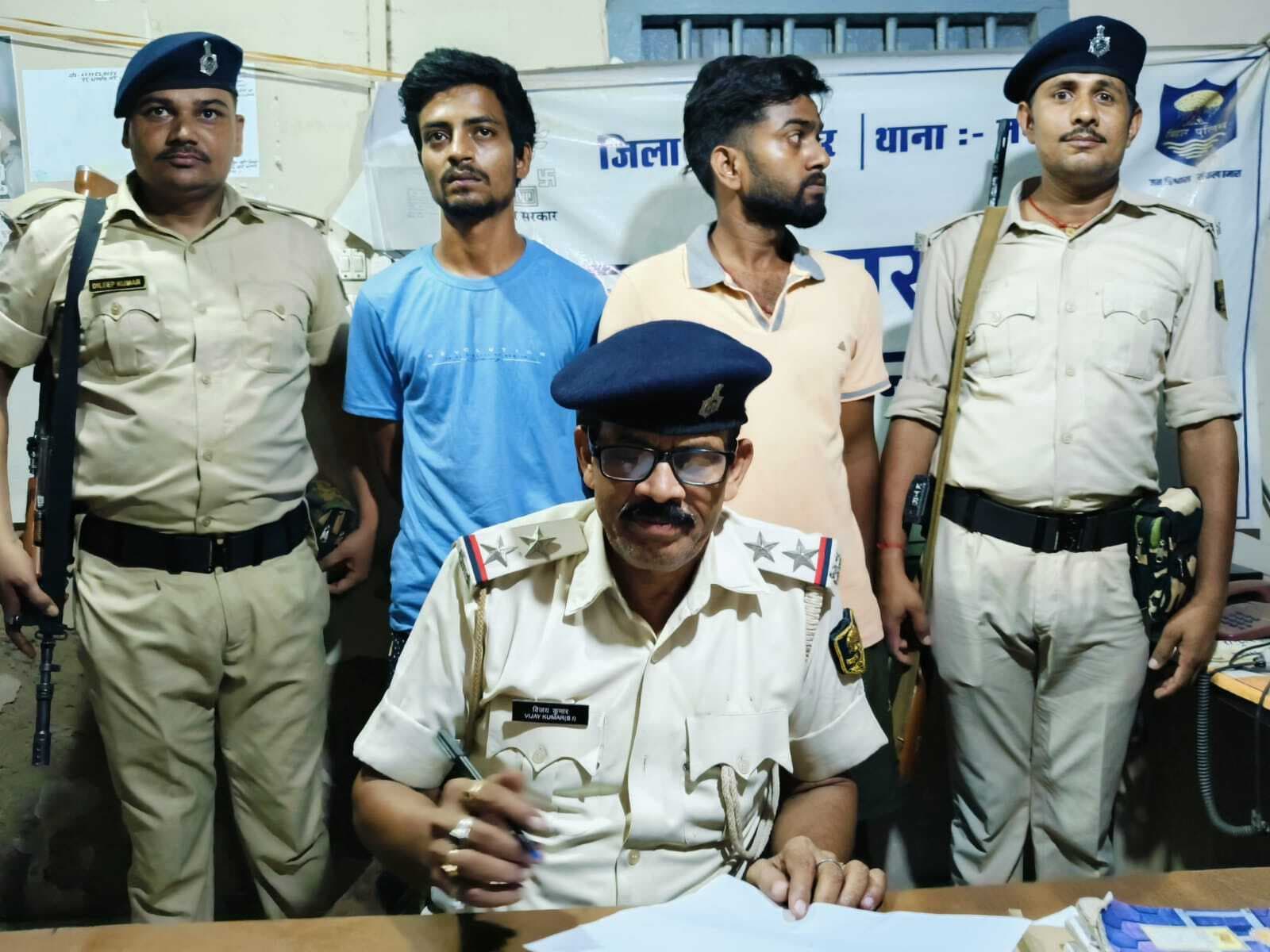 हनुमान मंदिर की दान पेटी से रुपया चुराने में दो गिरफ्तार