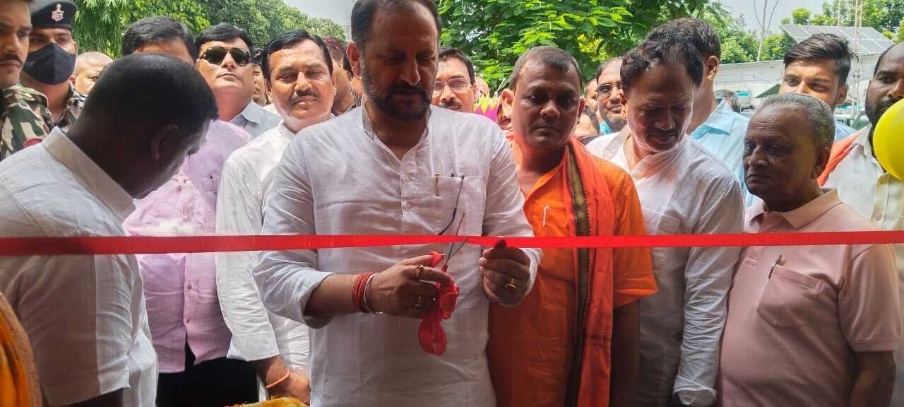 जनता व सरकार के बीच पुल हैं बीस सूत्री प्रतिनिधि : मंत्री