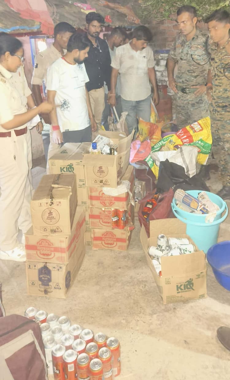पलंग के नीचे बने तहखाना से 338 लीटर शराब बरामद