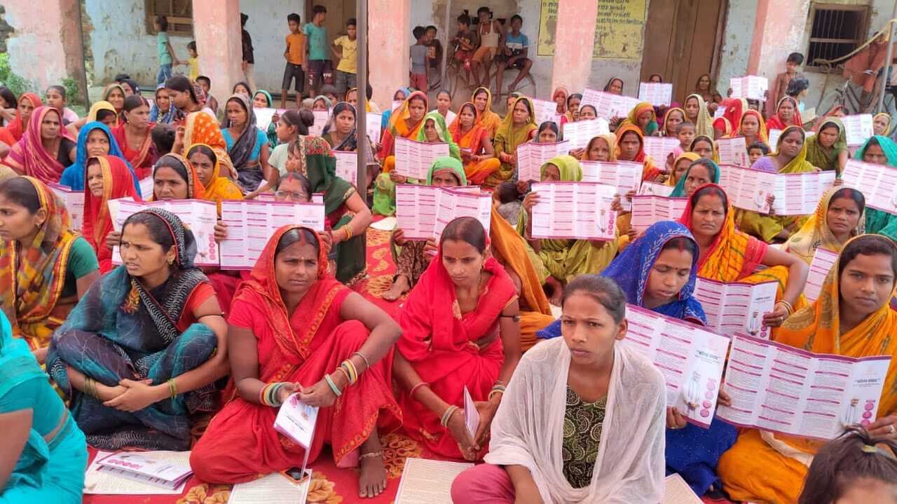 ग्रामीण महिलाओं ने बाजार व प्रशिक्षण की जरूरत पर दिया जोर