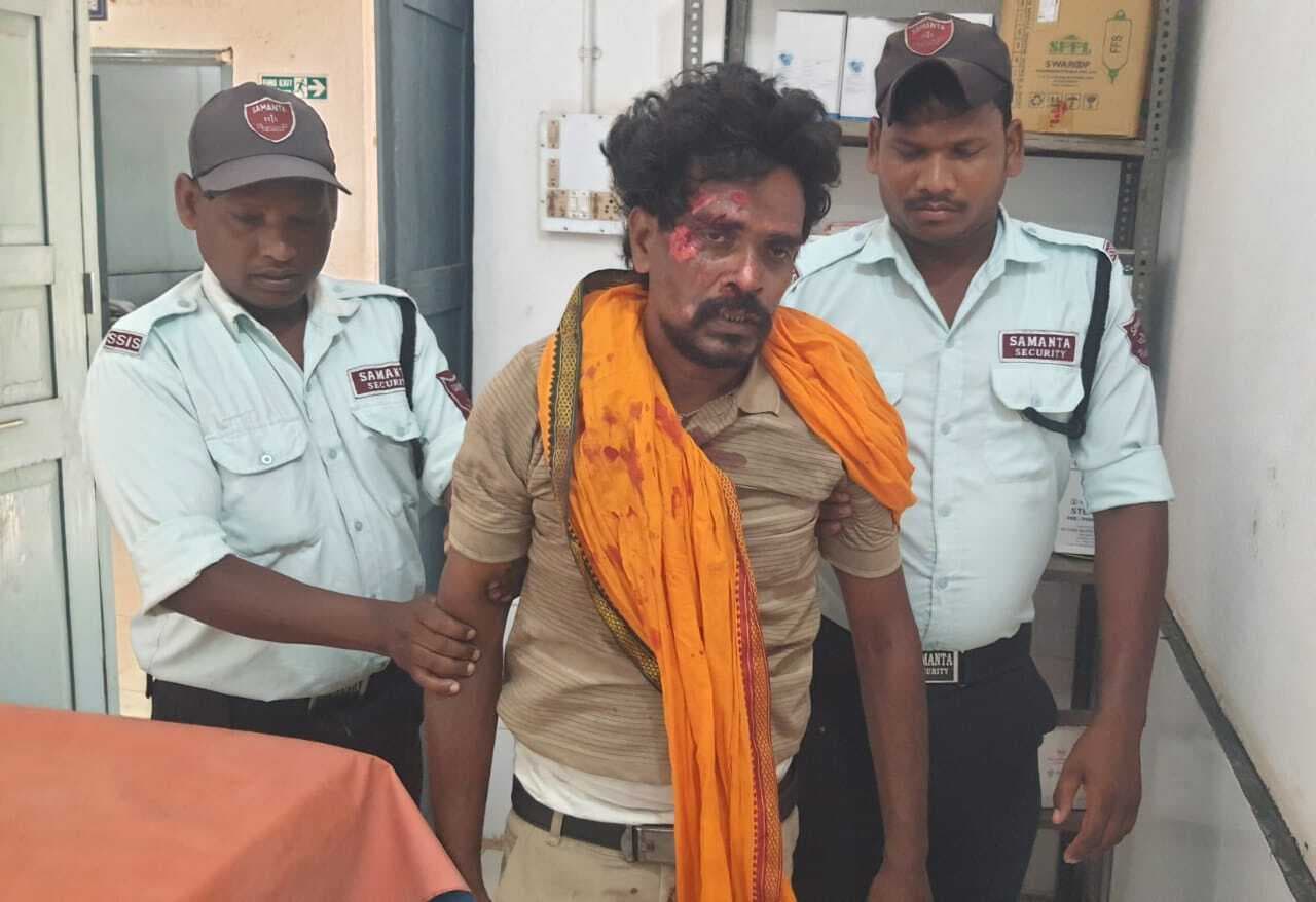 टोटो व बाइक में टक्कर, दो बाइक सवार घायल