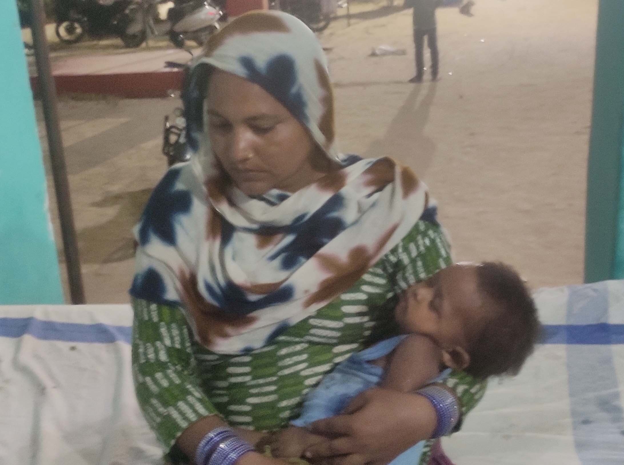 छत से गिरने से बच्ची की स्थिति गंभीर, रेफर