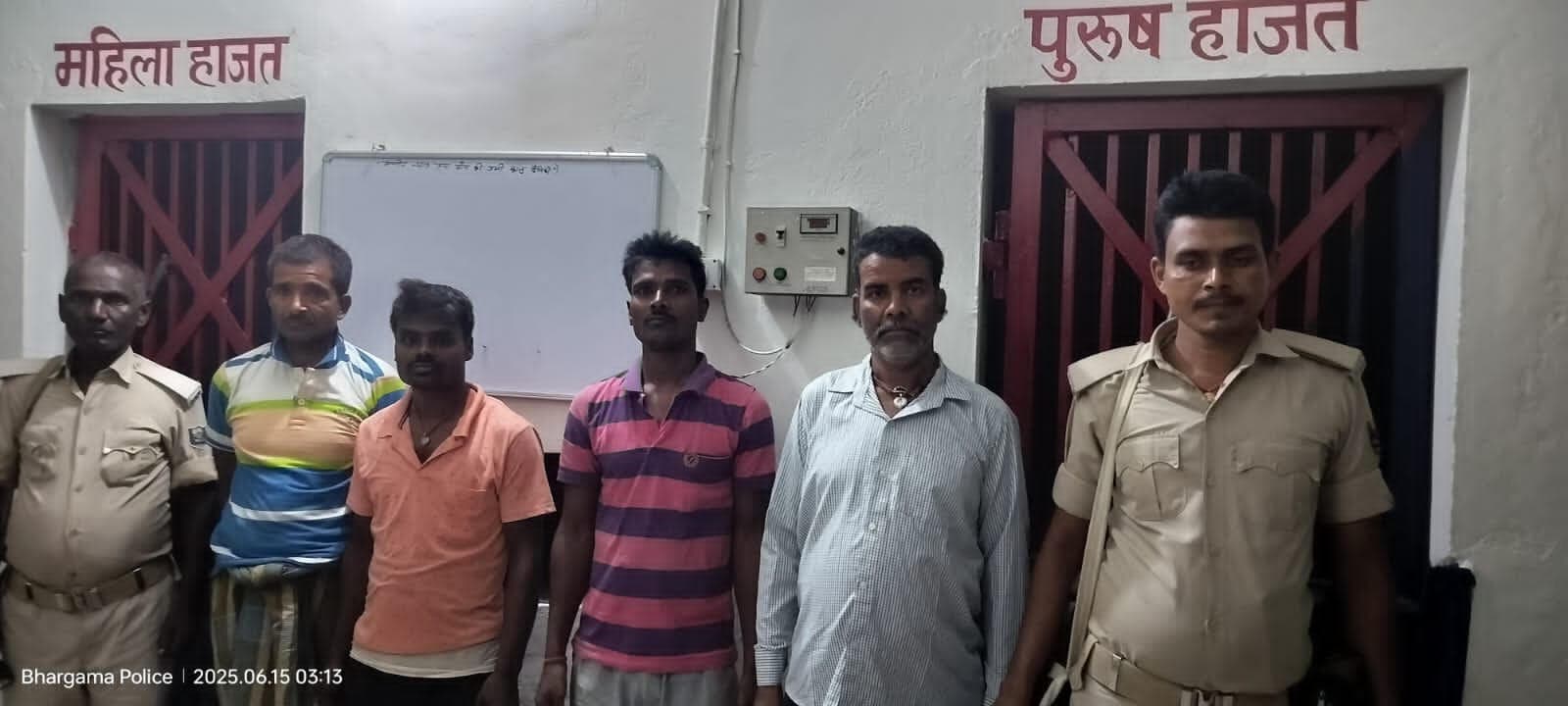 चार वारंटियों को किया गिरफ्तार